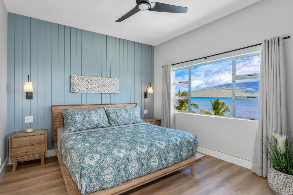 Upscale Oceanfront Penthouse Vistas